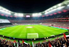 جماهير عربية تحتفل بأجواء كأس العرب في الملاعب القطرية مع الأعلام والهتافات