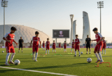 لاعبو كرة القدم القطريون الشباب أثناء التدريب في أكاديمية أسباير للتفوق الرياضي بقطر